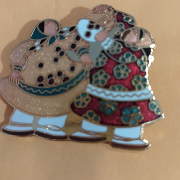 Vintage Barbara Lavallee Native American Inuit Eskimo Enamel Brooch - Picture 4 of 7